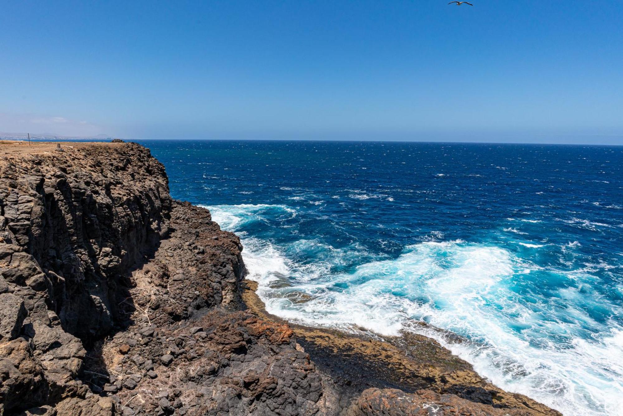 Villa Oceana - Cliffside Retreat 科斯塔德安提瓜 外观 照片