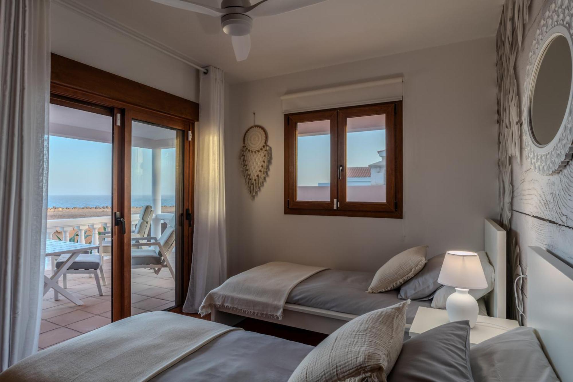 Villa Oceana - Cliffside Retreat 科斯塔德安提瓜 外观 照片